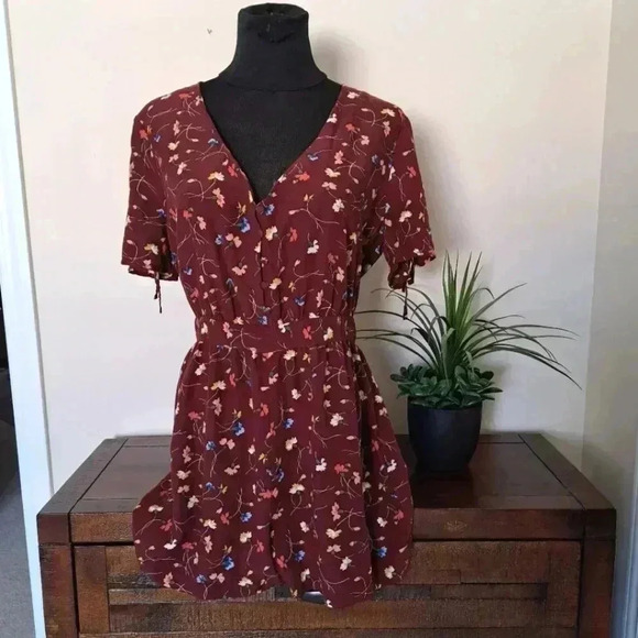 Madewell Floral  Romper Burgandy Size 6 Carnations Short Flutter Sleeve - Picture 4 of 16